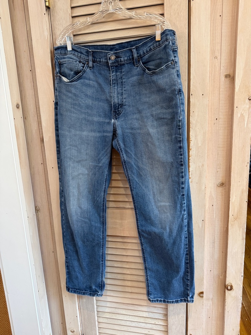 541 Levi's Men's Athletic Taper Medium Blue Wash Jeans 38x32